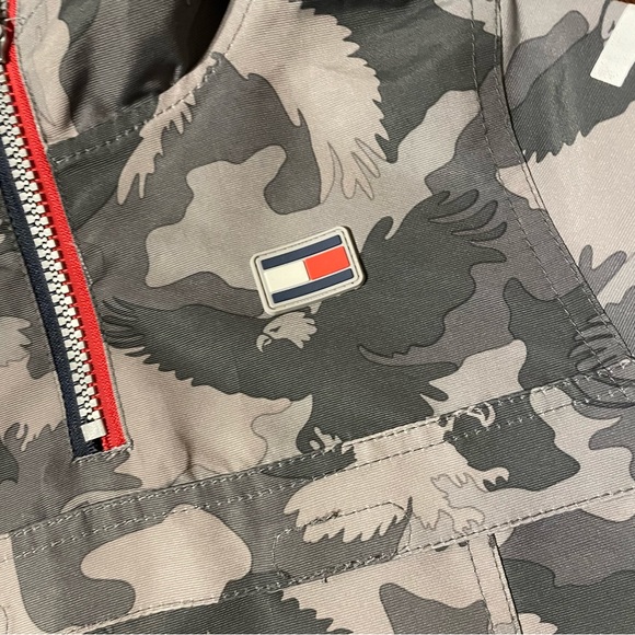 Tommy Hilfiger Windbreaker Jacket Hoodie w zipper Eagle camo camouflage Size 2T - Picture 4 of 6
